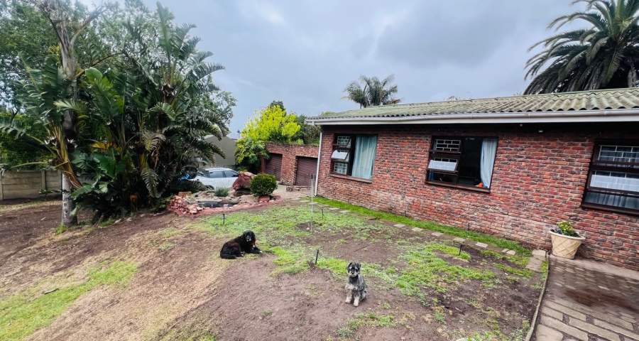 4 Bedroom Property for Sale in Twee Rivieren Western Cape